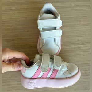 Adidas toddler girl bubble sneakers size 7 pink